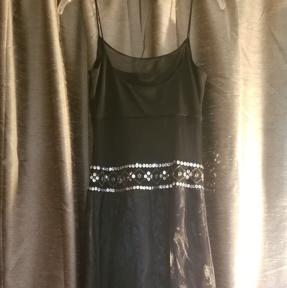 Daring Mesh Insert Dress - Picture 2 of 5